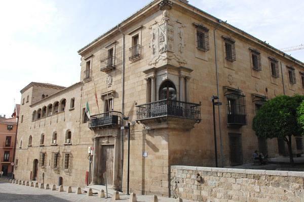 La Capital Del Jerte Apartment Plasencia Luaran gambar