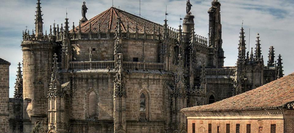 La Capital Del Jerte Apartment Plasencia Luaran gambar